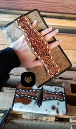 Load image into Gallery viewer, Zelda Cowhide Wallet
